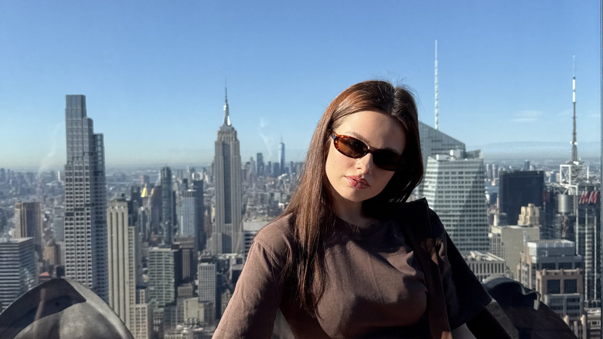Ola Dudziak na tle widoku z Top of The Rock